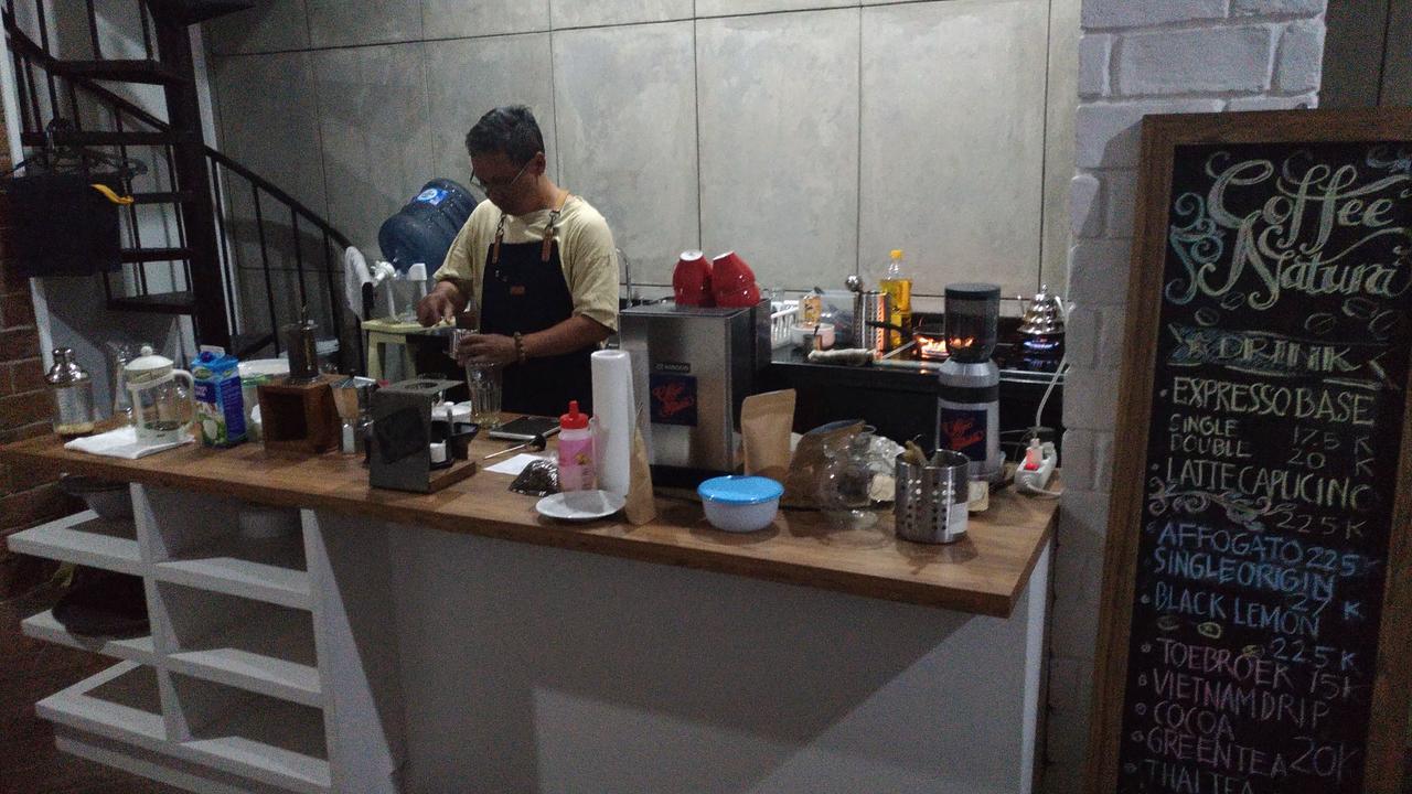Roemah Kesambi Hotel Cirebon Eksteriør billede